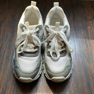 A New Day Women's Size 7 Sneaker